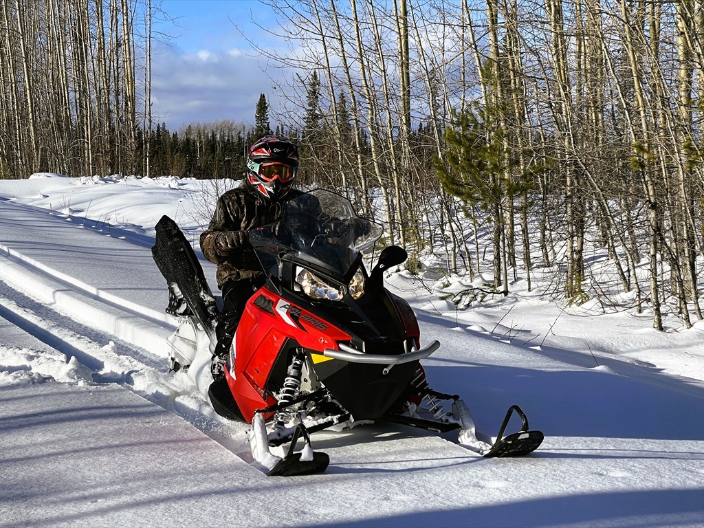 4_snowmobil