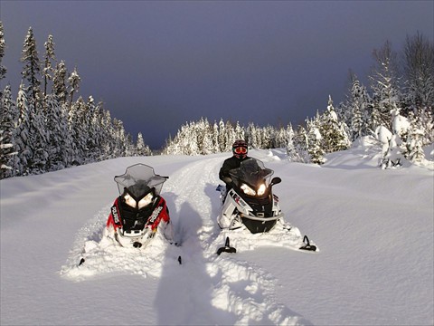 3_snowmobil
